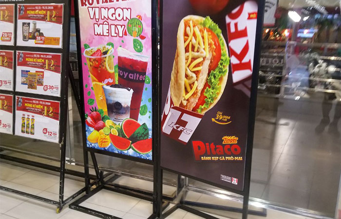 Chân standee hàn sắt