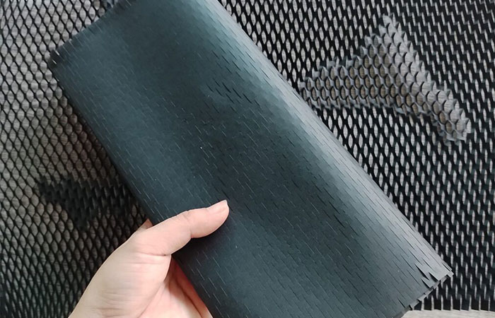 Giấy kraft màu đen thường dùng để gói hàng