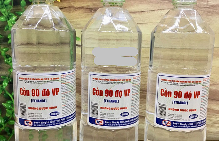 Cồn 90 độ có thể giúp tẩy mực trên giấy in dễ dàng